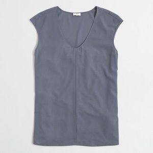 Cap-sleeve shirttail blouse